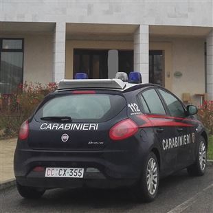 Clandestini scappano dai carabinieri dopo un lungo inseguimento: arrestati