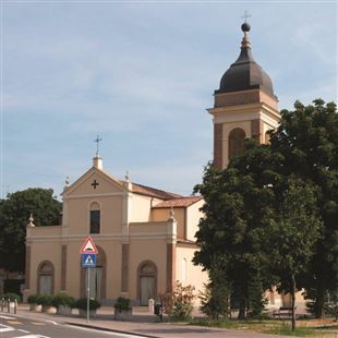 Furto davanti alla chiesa di Corlo, rubata una borsetta da un'auto 