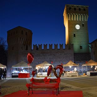 Gli appuntamenti di San Valentino: bancarelle, mostre e il contest “#innamoratialcastello”