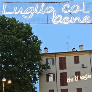 Luglio col bene che ti voglio: il centro si anima con negozi aperti, mercatini e intrattenimento 