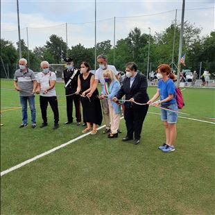Giovani calciatori di nuovo in campo per inaugurare il sintetico di Colombaro 