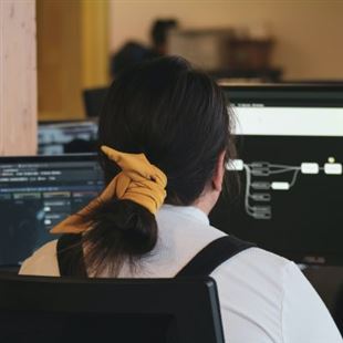 "Girls code it better": un corso gratuito per avvicinarsi alle nuove tecnologie