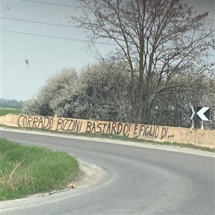 Scritta offensiva nei confronti dell’assessore Corrado Bizzini a Marzaglia