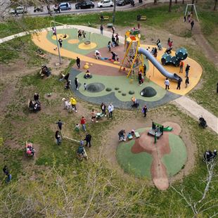 Intervento di 40 mila euro per la ripavimentazione del parco di Villa Gandini