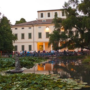 Stefania Auci e altri autori di successo alla rassegna presso la biblioteca comunale 
