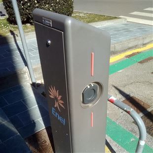 Arrivano 17 postazioni di ricarica per veicoli elettrici grazie ad un bando PNRR